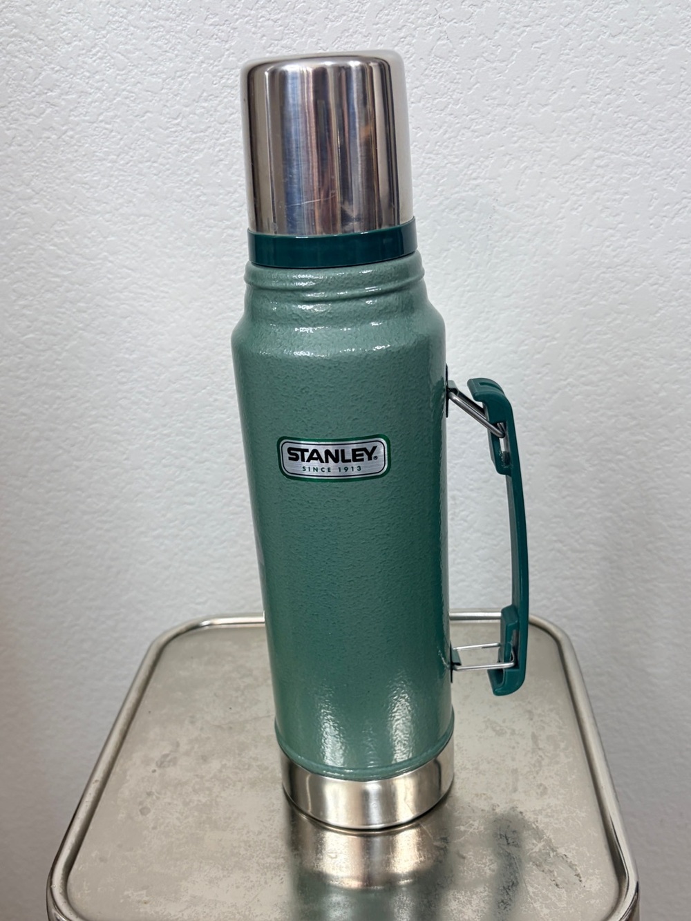 Stanley Classic Thermos Vacuum Bottle - Green with Handle NWOT